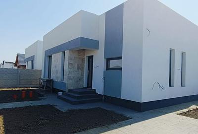 Casă cu 3 camere în Berceni - 1