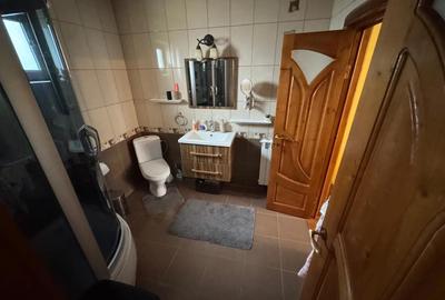 Casă cu Teren 256 Mp în Central - 1