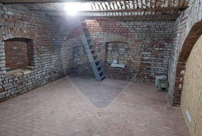 Spațiu comercial, de 53.799999237061 mp, în Unirii - 15