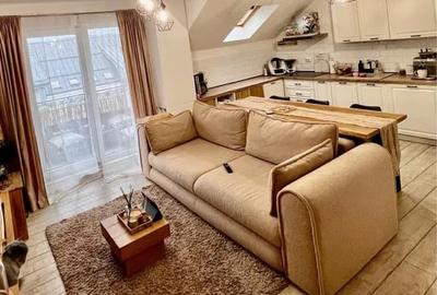 Apartament cu 3 camere semidecomandat, mobilat în Baciu