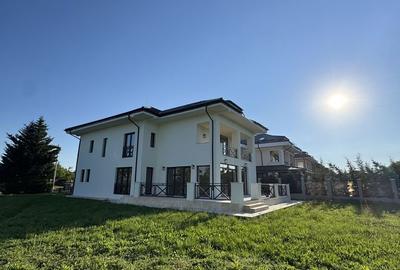 Casă cu 7 camere cu Teren 1146 Mp în Crevedia
