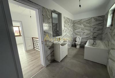 Casă individuală cu 4 camere cu Teren 320 Mp în Berceni - 2
