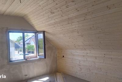 Casă cu 4 camere în Lumina