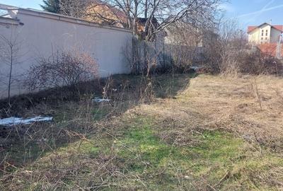 Teren de 1553 mp, în Central