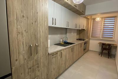 Apartament cu 3 camere în Calea București