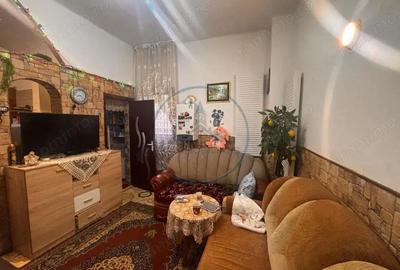 Casă cu 4 camere cu Teren 250 Mp în Central