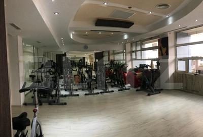 Spatiu comercial / Spa de Vanzare, 290 mp, zona Micro 3 Targ - 1