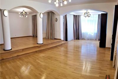 Vila individuala S+1+M - Pipera Central / 1000mp teren / comision 0% - 5