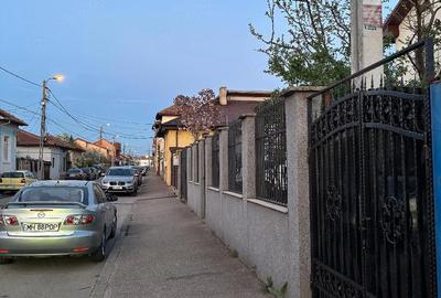 Casă cu Teren 191 Mp în Central - 1