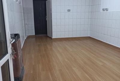 Spațiu comercial, de 21 mp, în Dacia - 1
