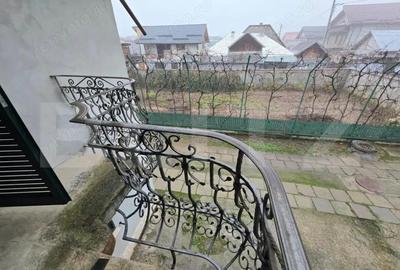 Casa de vanzare, 140 mp, zona Micro 11 - 16