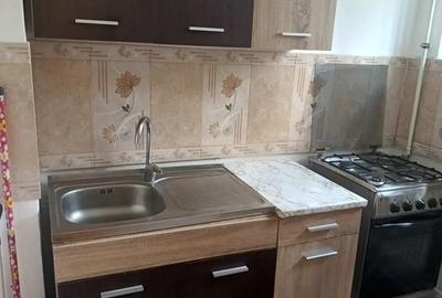 Inchiriez garsoniera - 2