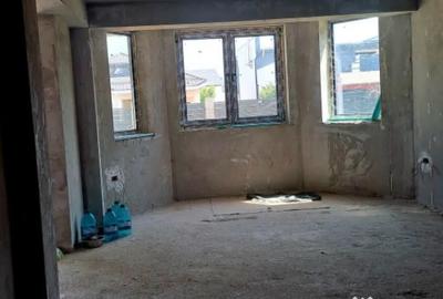 Casă cu 5 camere cu Teren 400 Mp în Malu Mare - 4