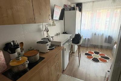 Garsonieră decomandată în UMT