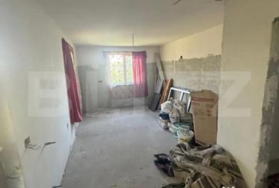 Casă cu 7 camere cu Teren 900 Mp în Central - 2