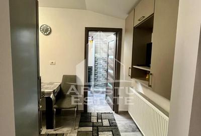 Doua apartamente la curte comuna,zona Traian - 20