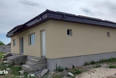 Casă cu 4 camere cu Teren 450 Mp în Malu Mare - 5
