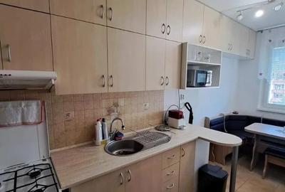 Apartament cu 2 camere decomandat în Florilor - 1