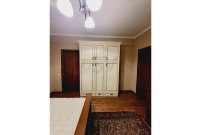 Apartament cu 2 camere semidecomandat, mobilat în 1 Mai - 10