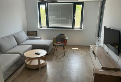 Apartament cu 3 camere, mobilat în Băneasa