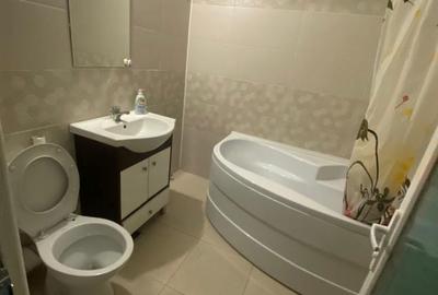 Apartament cu 3 camere decomandat în Babadag