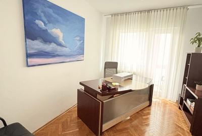 Spațiu comercial, de 14 mp, în Central - 3