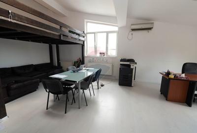 Vila cu curte de inchiriat- sector 1 - 8