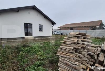 Casă cu 4 camere cu Teren 400 Mp în Vetiș - 8