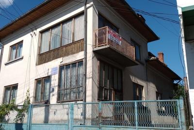 Casă cu 4 camere cu Teren 1400 Mp în Central - 4