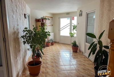 FILM!  Moieciu de Jos, Bran, pensiune in conditii apreciabile - 51