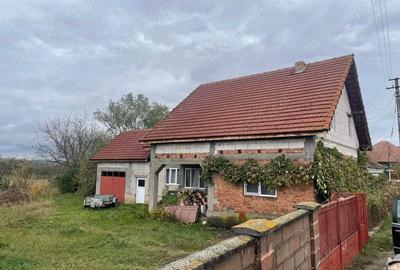 Casă cu 5 camere cu Teren 1000 Mp în Unciuc - 4