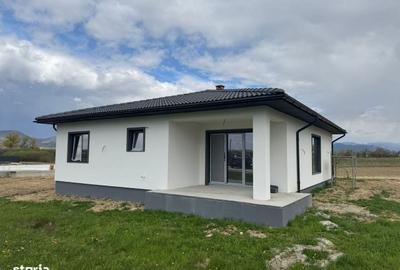 Casă cu 3 camere în Recea - 1