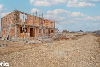 Casă cu 4 camere cu Teren 300 Mp în Central