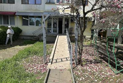 Spațiu comercial, de 60 mp, în Central - 4