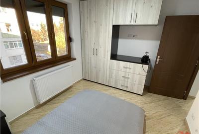 Apartament 3 camere, etaj 2, complet renovat, zona Sud - 1