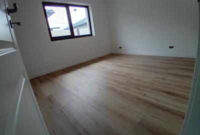 Casa 4 cam , 2 bai Toate utilitatile  Teren 410mp ! 5 min Primarie - 14