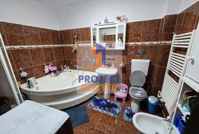 Casă cu Teren 585 Mp în Central - 11