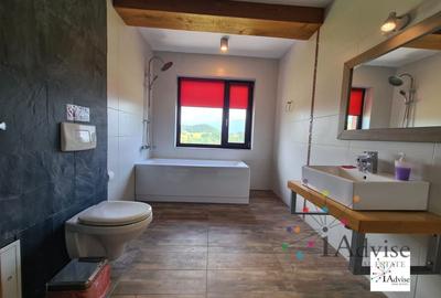 Casă individuală cu 12 camere cu Canalizare în Fundata - 35