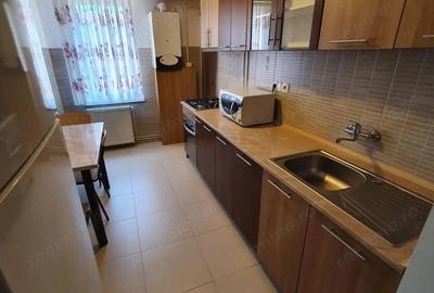 Apartament cu 3 camere, spre inchiriere, in Cart. Tudor, etaj VI - 1