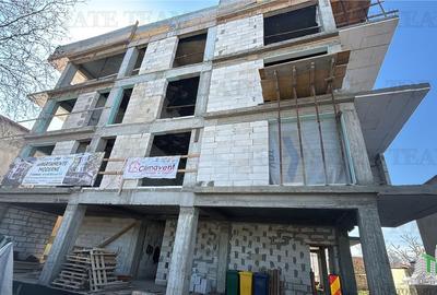 Apartament cu 3 camere decomandat în - 16