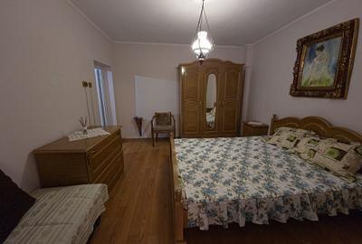 Casă individuală cu 4 camere cu Canalizare în Trocadero - 8