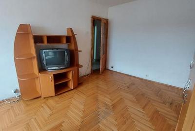 Garsonieră decomandată în Central - 2