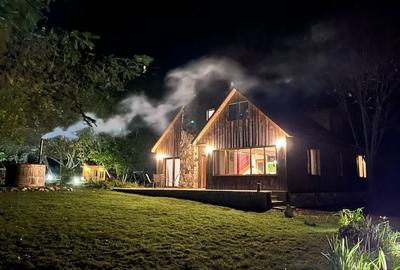 Casă cu 4 camere cu Teren 2800 Mp în Borzești - 5