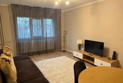 Apartament cu 3 camere decomandat în Aradului
