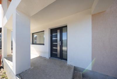 Casă individuală cu 3 camere cu Canalizare în Cristian - 7