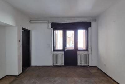 Piata Ion Mihalache - 3 Camere - Imobil interbelic - Urgenta 2 - 10