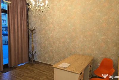 Spațiu comercial, de 120 mp, în Central - 8