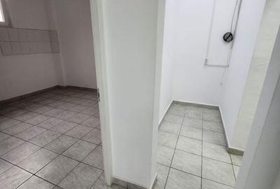 Spațiu comercial, de 75 mp, în Central - 6