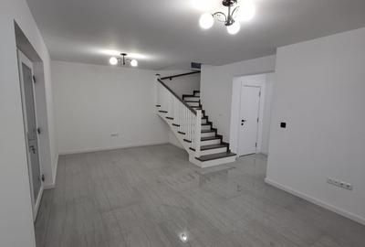 Casă cu 4 camere cu Canalizare în Cisnădie - 2