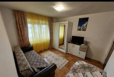 Vanzare apartament 3 camere - 2